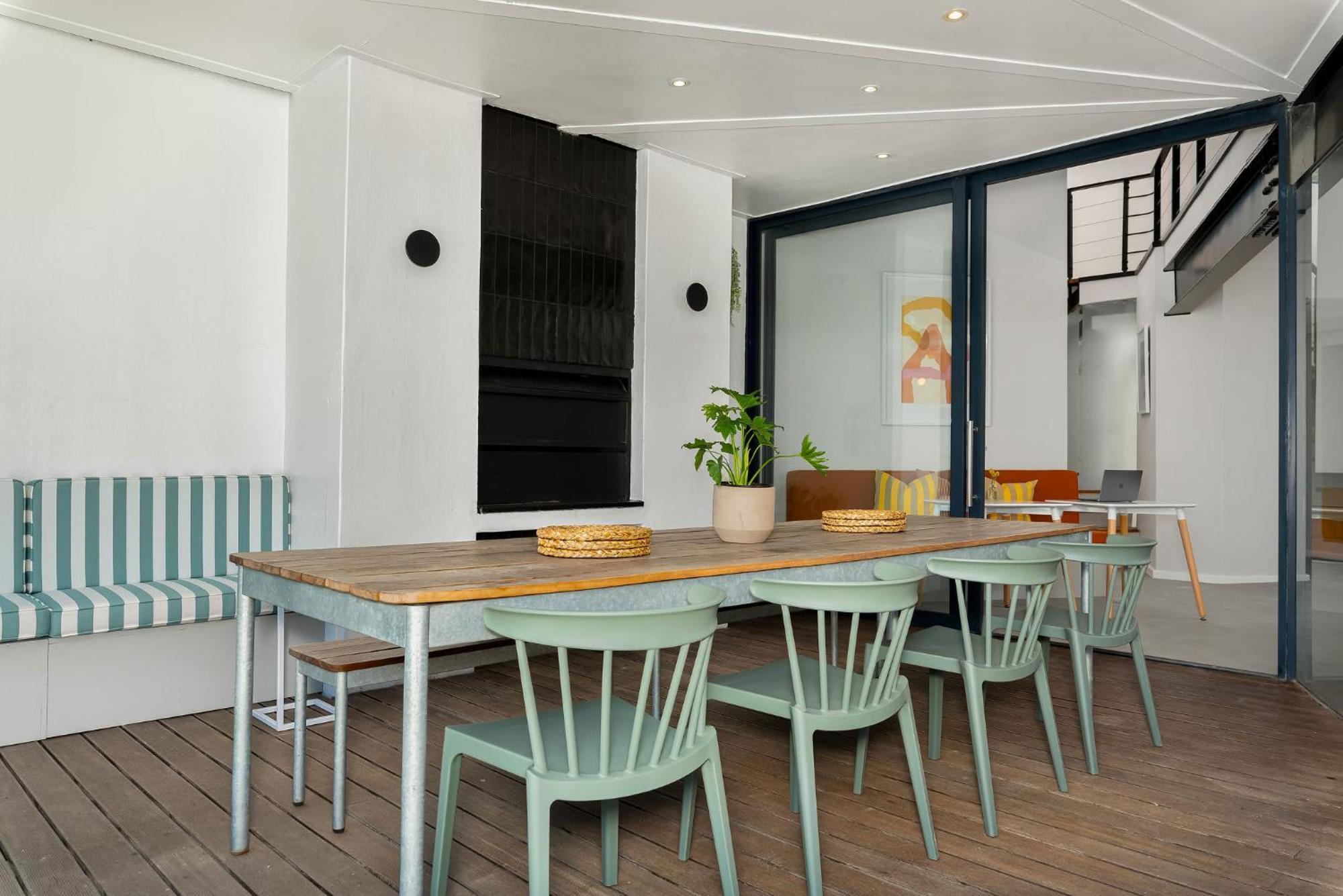 Neighbourgood 1St Crescent Camps Bay Hotel Кейптаун Екстериор снимка