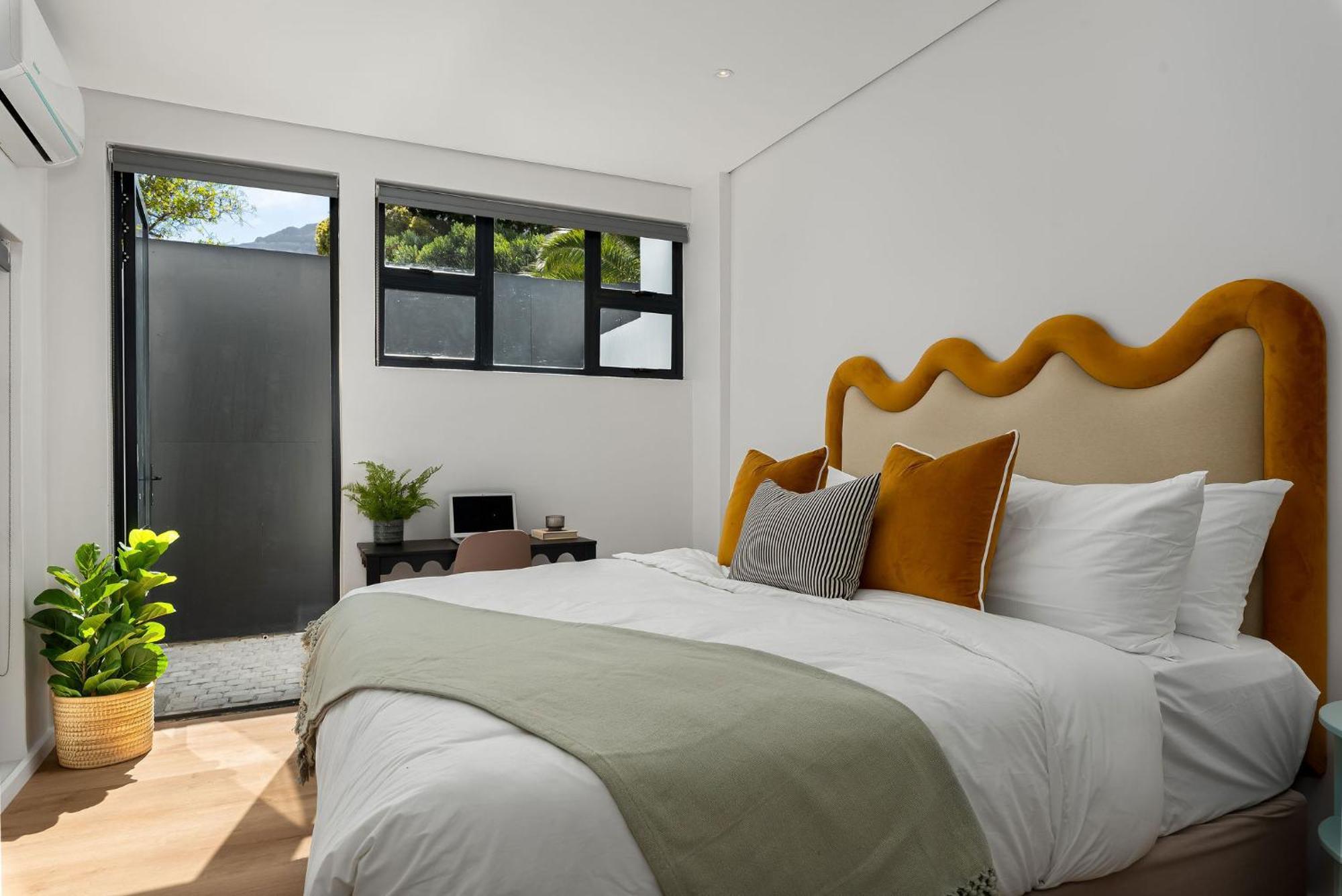 Neighbourgood 1St Crescent Camps Bay Hotel Кейптаун Екстериор снимка