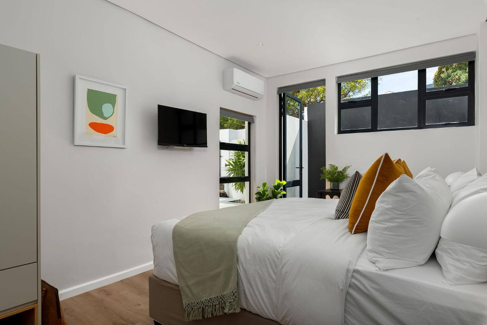 Neighbourgood 1St Crescent Camps Bay Hotel Кейптаун Екстериор снимка
