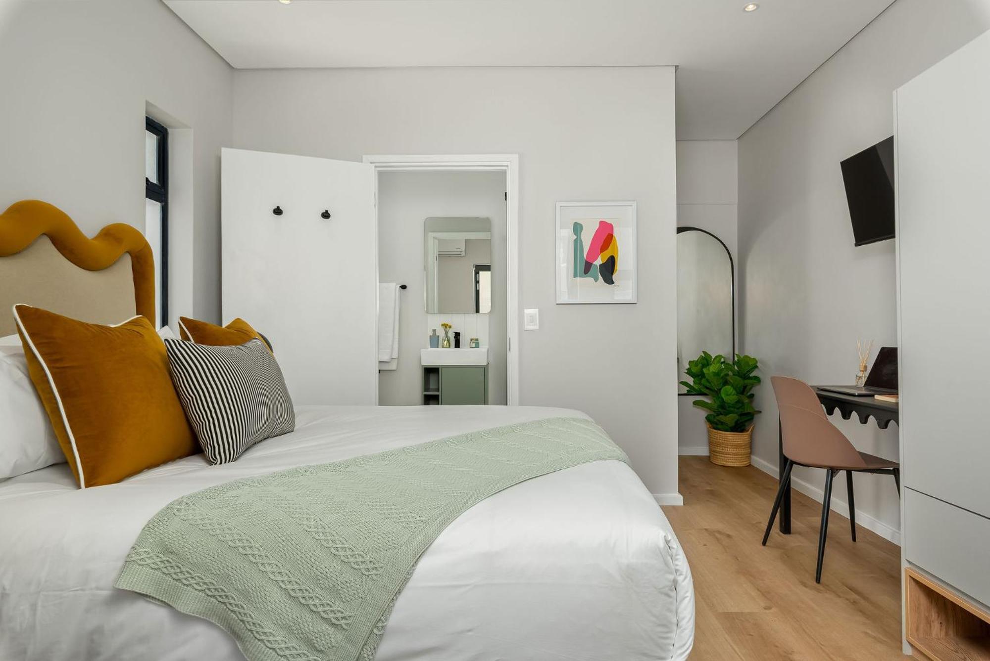 Neighbourgood 1St Crescent Camps Bay Hotel Кейптаун Стая снимка