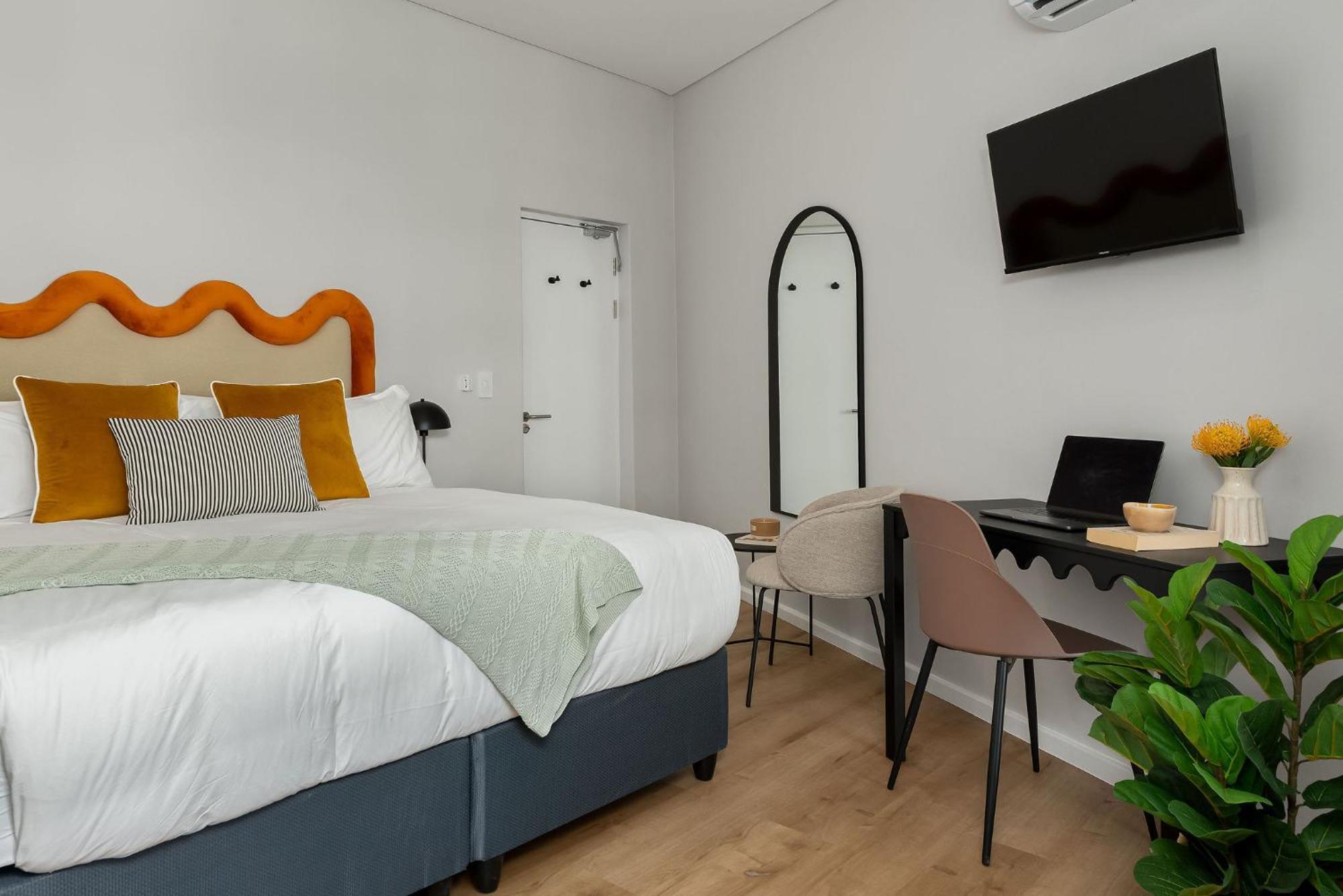 Neighbourgood 1St Crescent Camps Bay Hotel Кейптаун Стая снимка