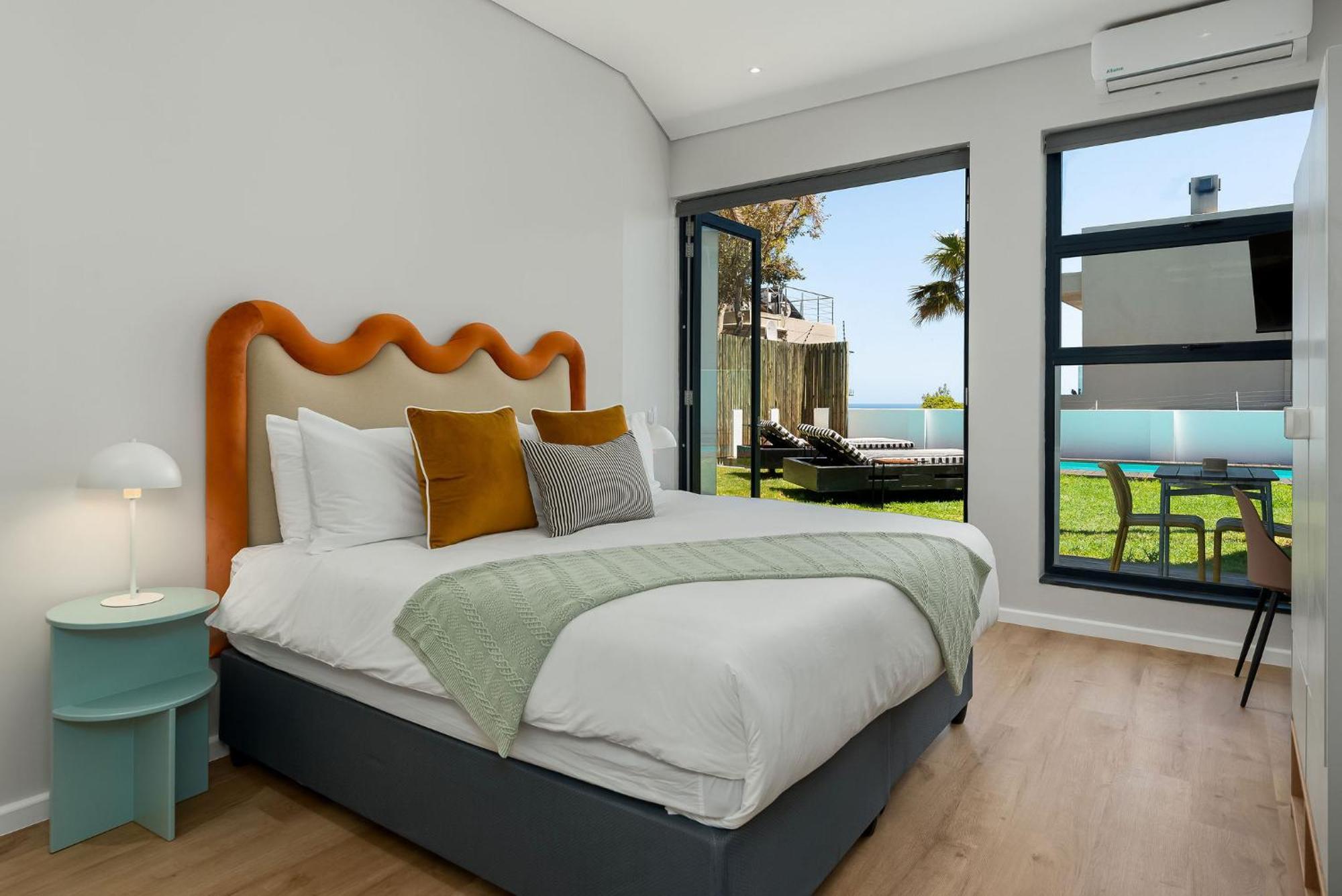 Neighbourgood 1St Crescent Camps Bay Hotel Кейптаун Екстериор снимка