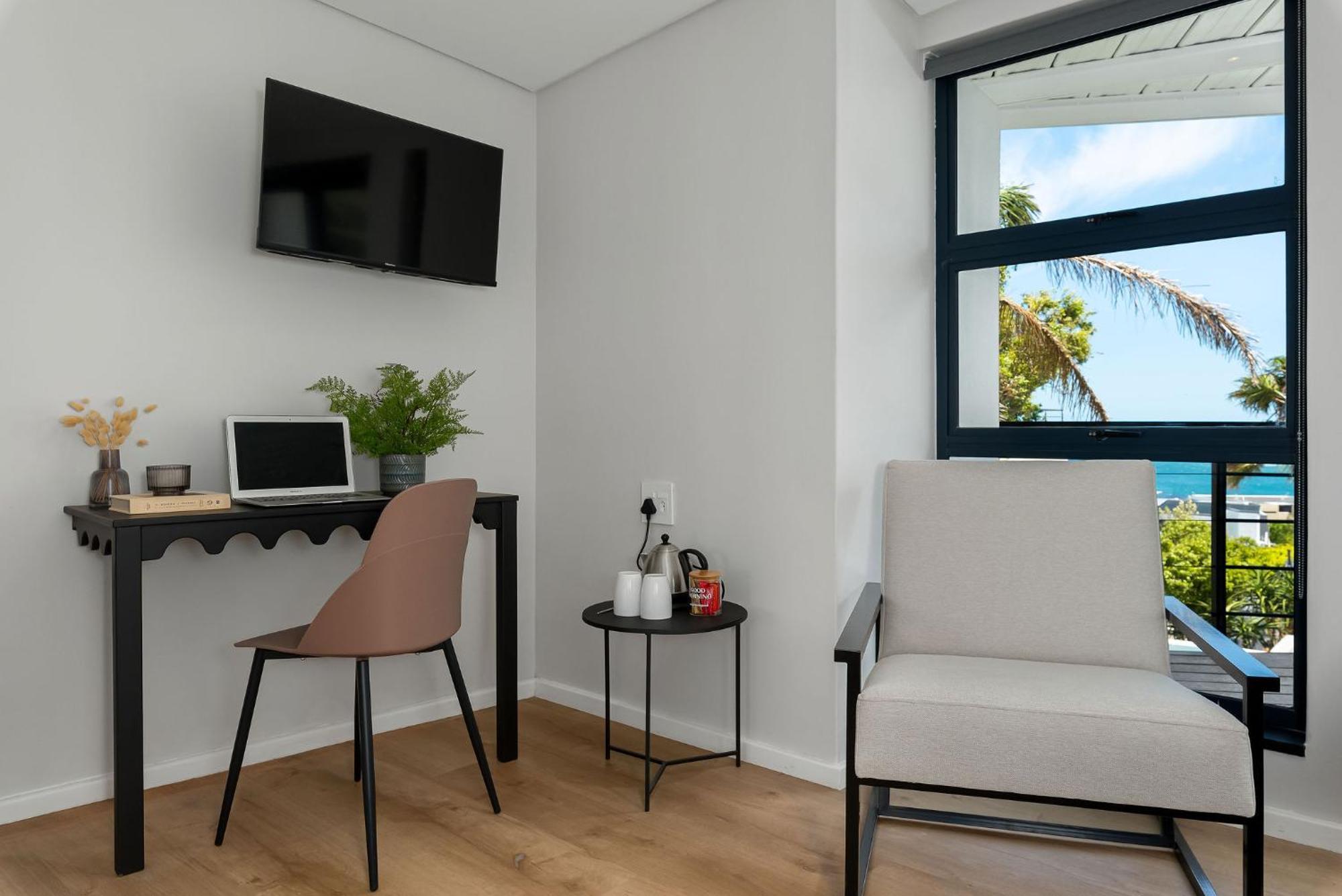 Neighbourgood 1St Crescent Camps Bay Hotel Кейптаун Екстериор снимка