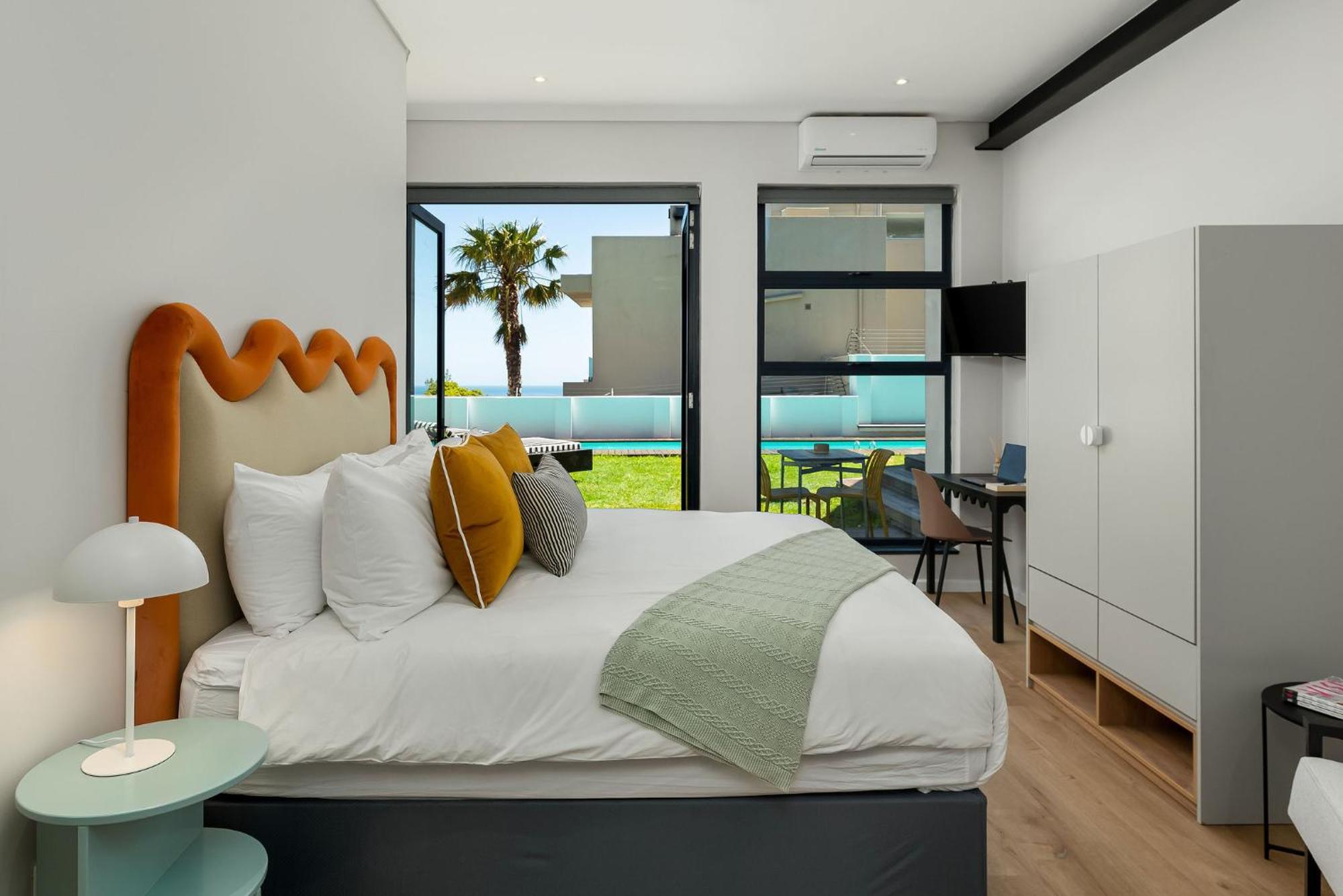 Neighbourgood 1St Crescent Camps Bay Hotel Кейптаун Екстериор снимка